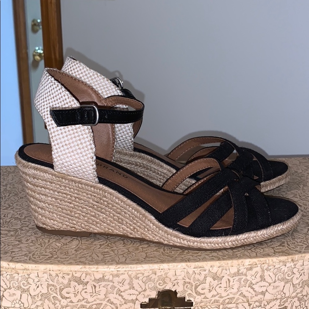 Lucky 🍀 Brand black wedges
